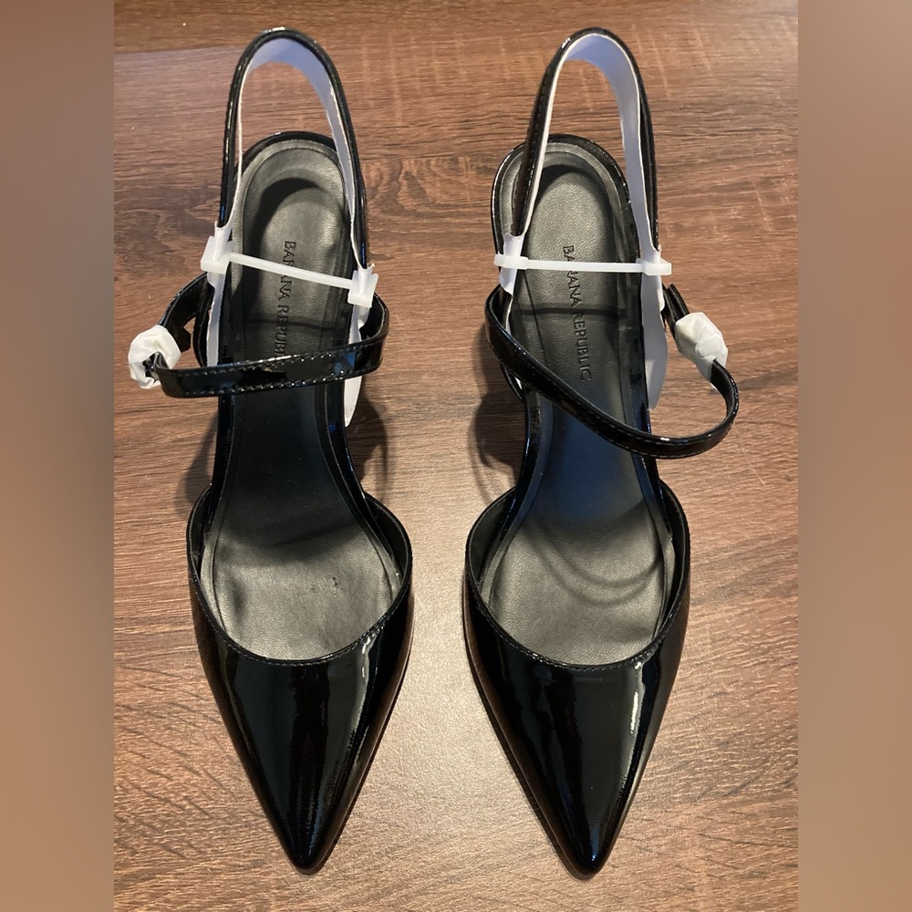 BANANA REPUBLIC Cross Halter Madis Black Patent 3-3/4” Slingback Heels Size 8.5 - Picture 4 of 9